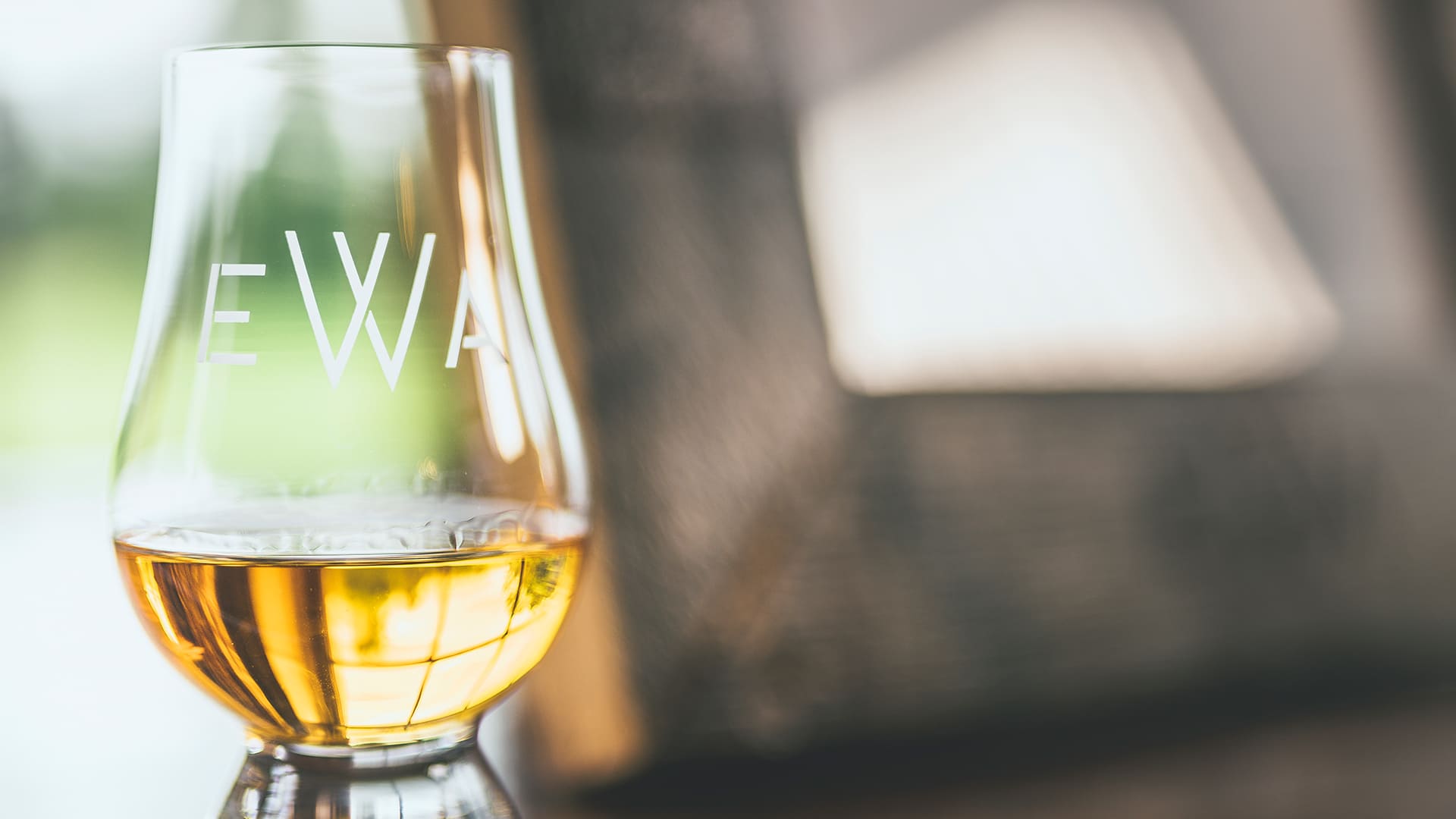 How to Become a Scotch Whisky Expert?