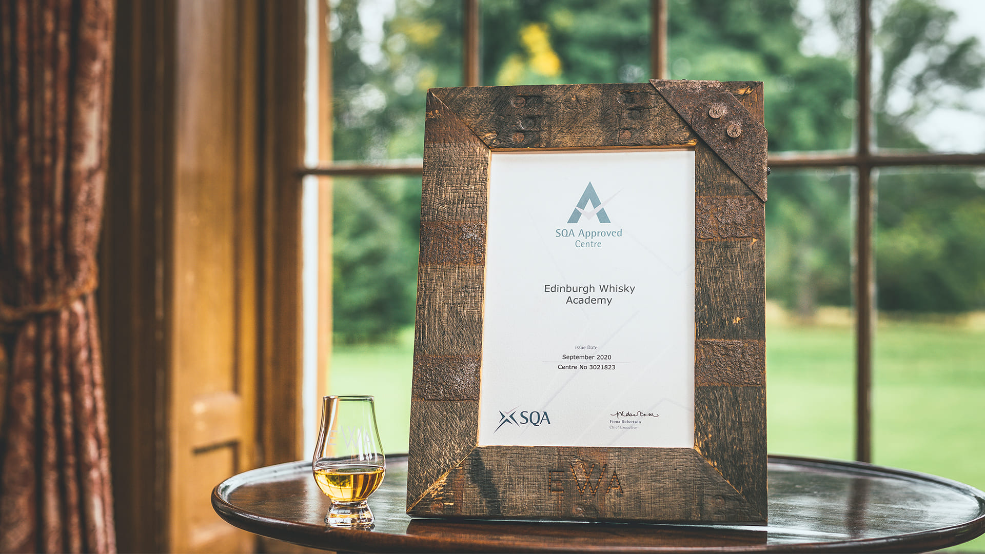 How to Become a Scotch Whisky Expert?